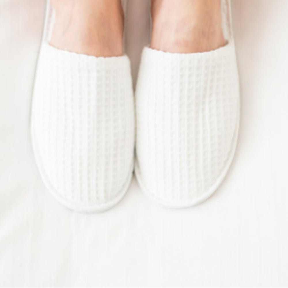 Closed Toe Waffle Slippers Hotel & Spa Quality – Luxurious Comfort in a Pair