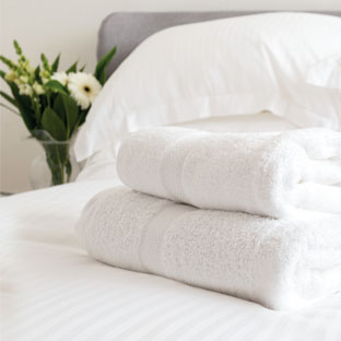 100% Cotton 600gsm White Supreme Hotel Quality Towels image 0