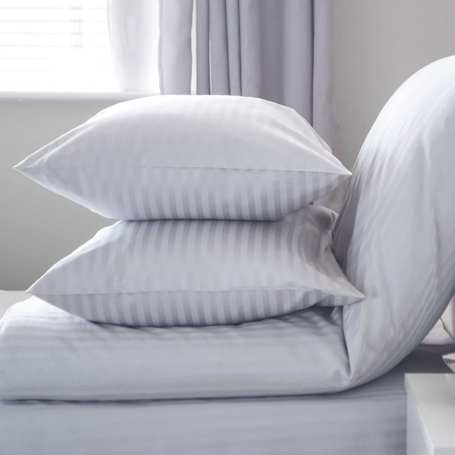 Luxurious Hotel Quality Satin Stripe Pillow Pair image 5